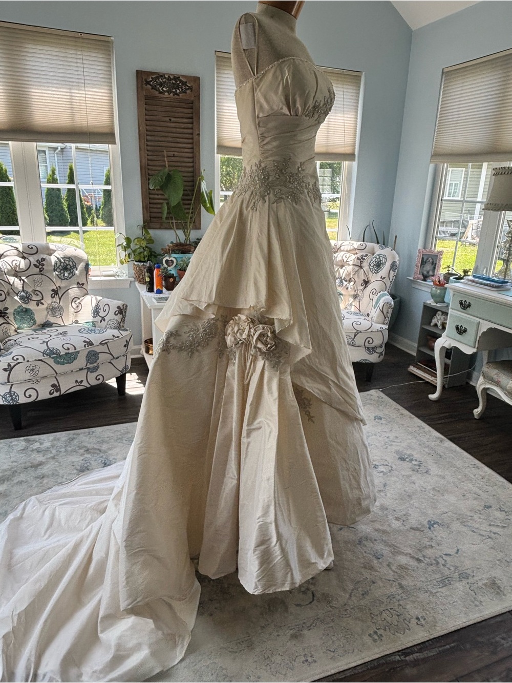 Maggie Sottero Haute Couture Ivory Strapless French Taffeta Wedding Gown - Picture 4 of 13